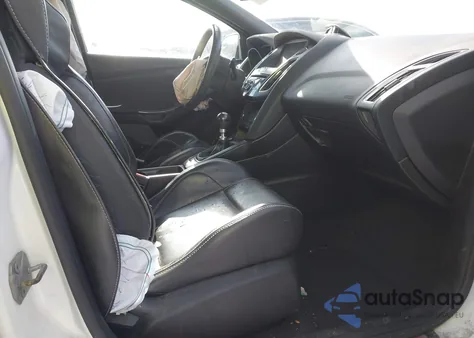 2017 Ford Focus St z USA, uszkodzony, nr VIN 1FADP3L93HL298858